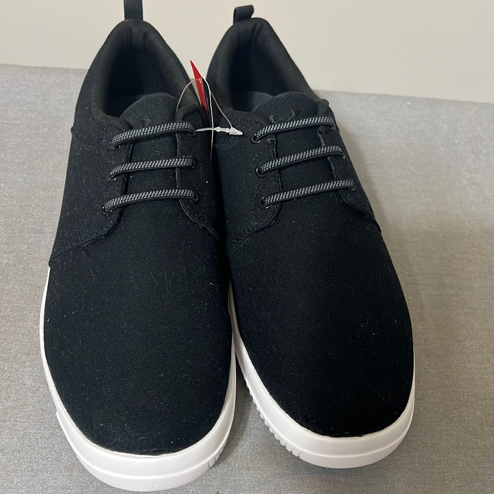 New Mens Size 9 Under Armour Canvas Shoe